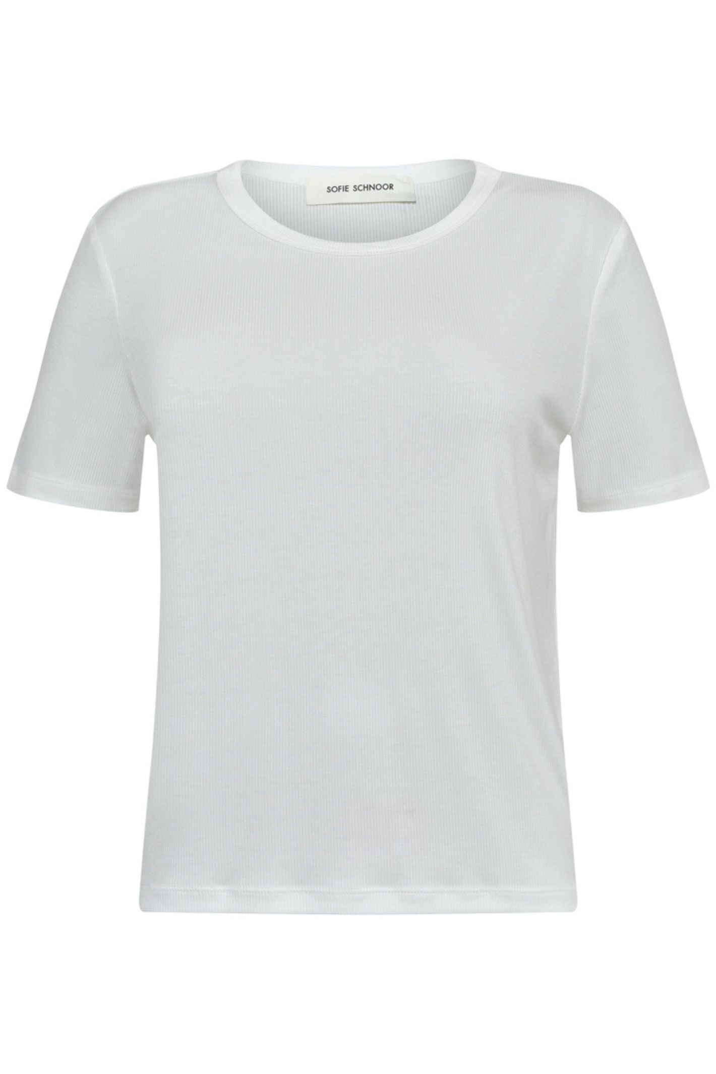 The Sofie Schnoor SNOS414 Nataliasw T-Shirt in white is a clean, versatile staple designed to slot effortlessly into your everyday wardrobe. Sofie Schnoor at Dotique.
