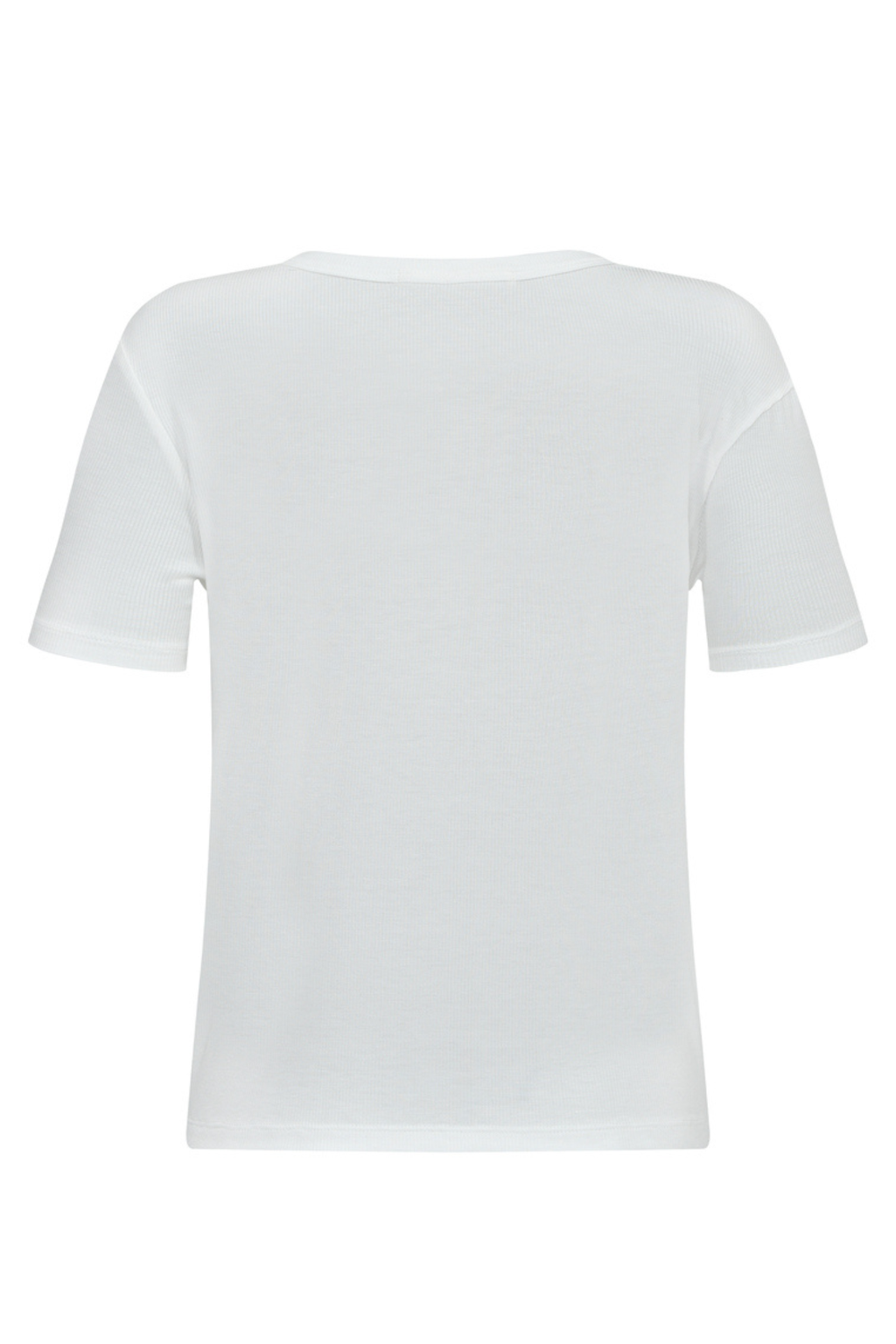 The Sofie Schnoor SNOS414 Nataliasw T-Shirt in white is a clean, versatile staple designed to slot effortlessly into your everyday wardrobe. Sofie Schnoor at Dotique.