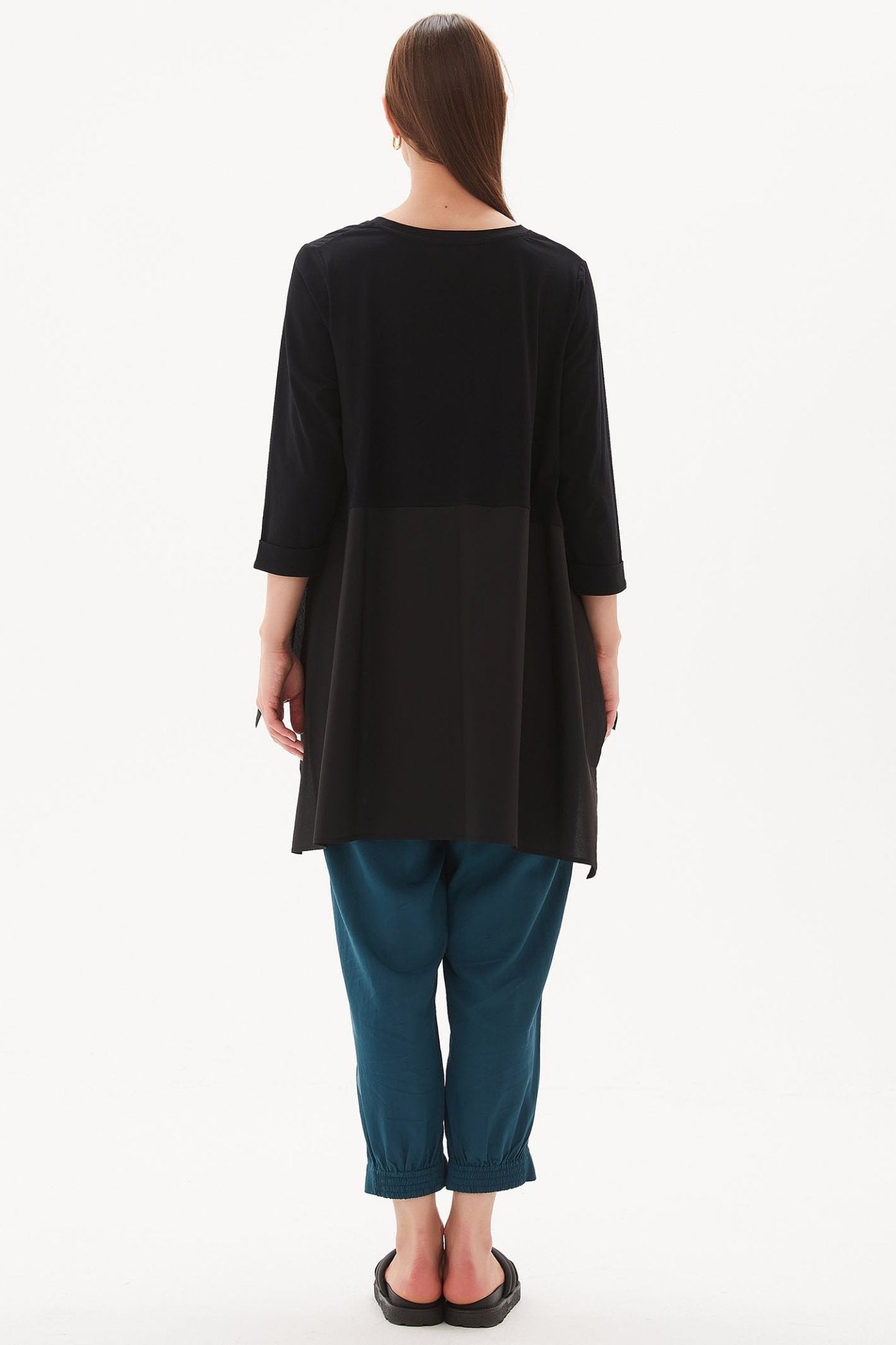 Tirelli 23A3108 Ava Black Relaxed Fit Round Neck Top - Dotique