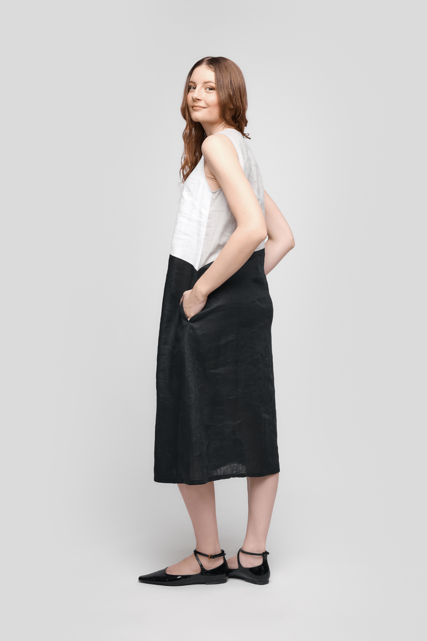  uchuu-cs25-020-black-white-grey-midi-linen-dress-dotique-