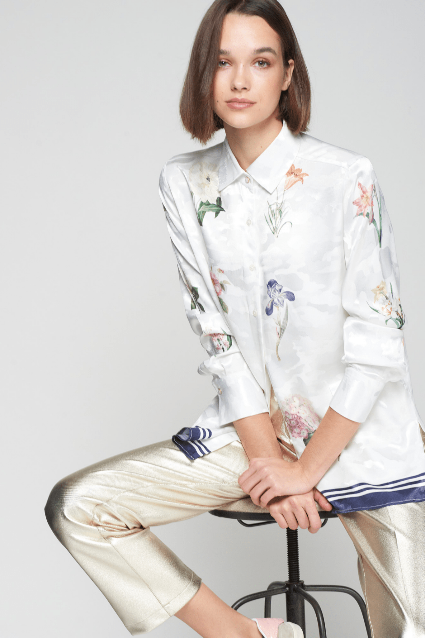 Vilagallo 32984 White Floral & Map Print Satin Shirt - Dotique - Vilagallo
