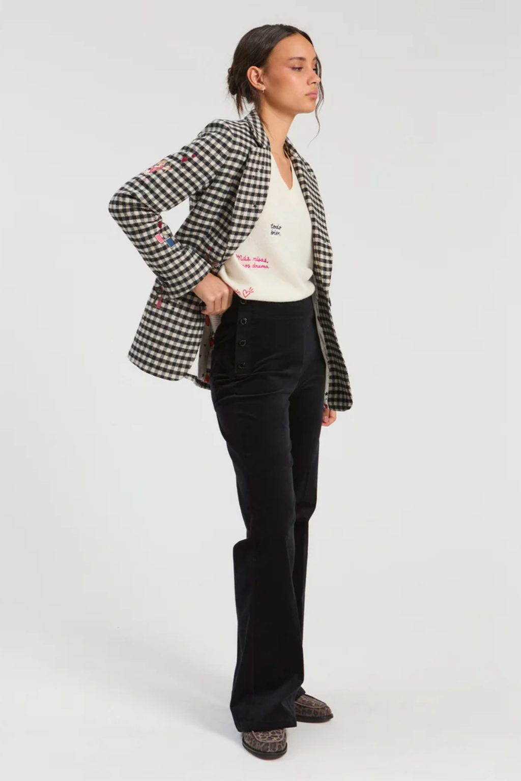 Vilagallo 33743 Black & White Houndstooth Wool Jacket, model wearing jacket. Shop Vilagallo at Dotique.