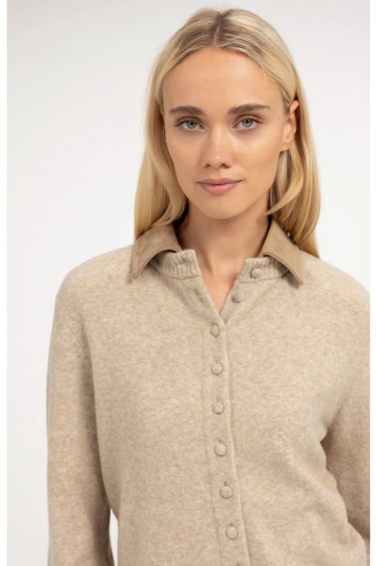 Yaya 01-010185-610 Cardigan with Detachable Collar Light Beige Melange front view YAYA you can Shop YAYA at Dotique