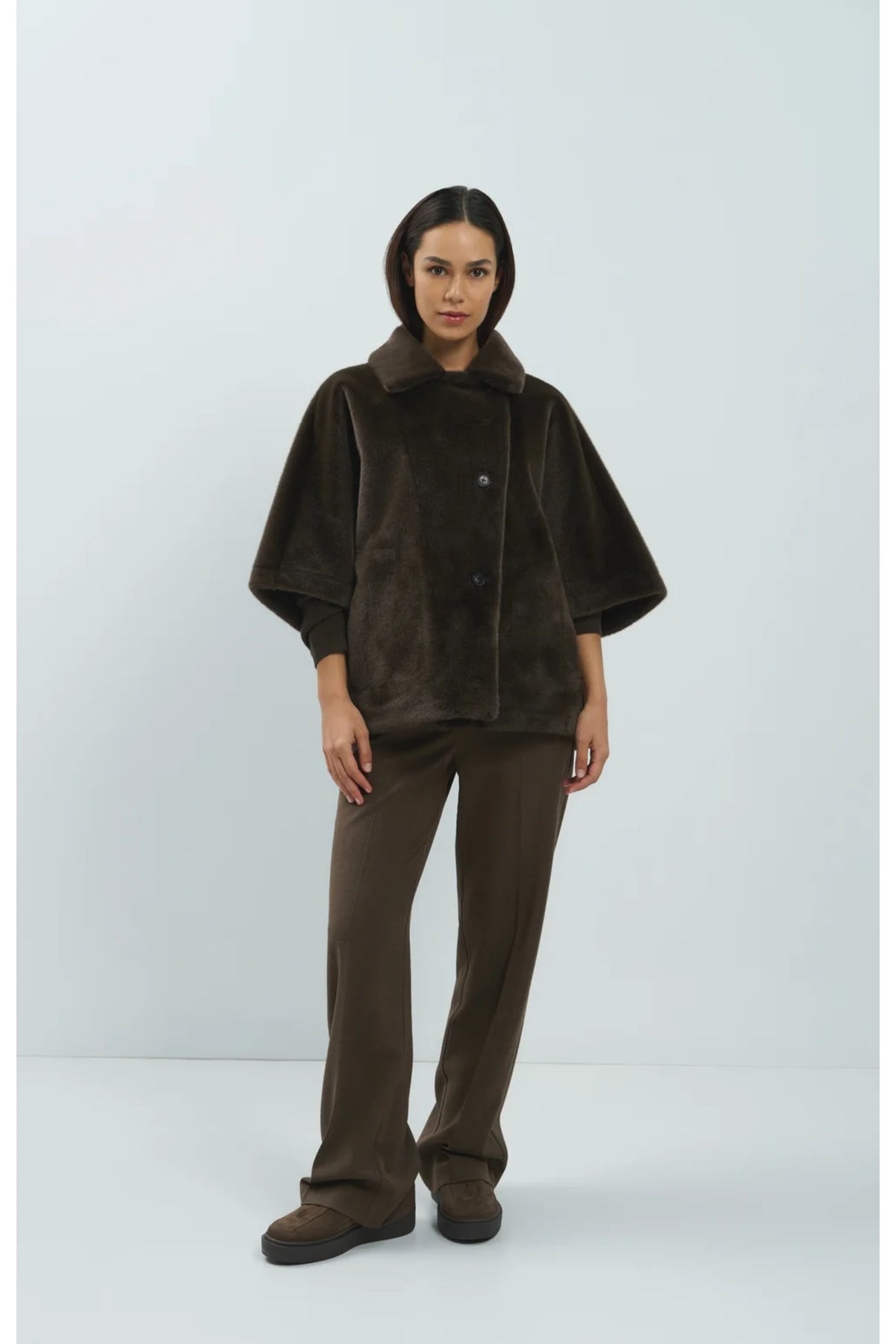 Yaya 01-301296-610 Structured Straight Leg Tailored Trousers Coco Brown Melange model wearing Shop YAYA at Dotique