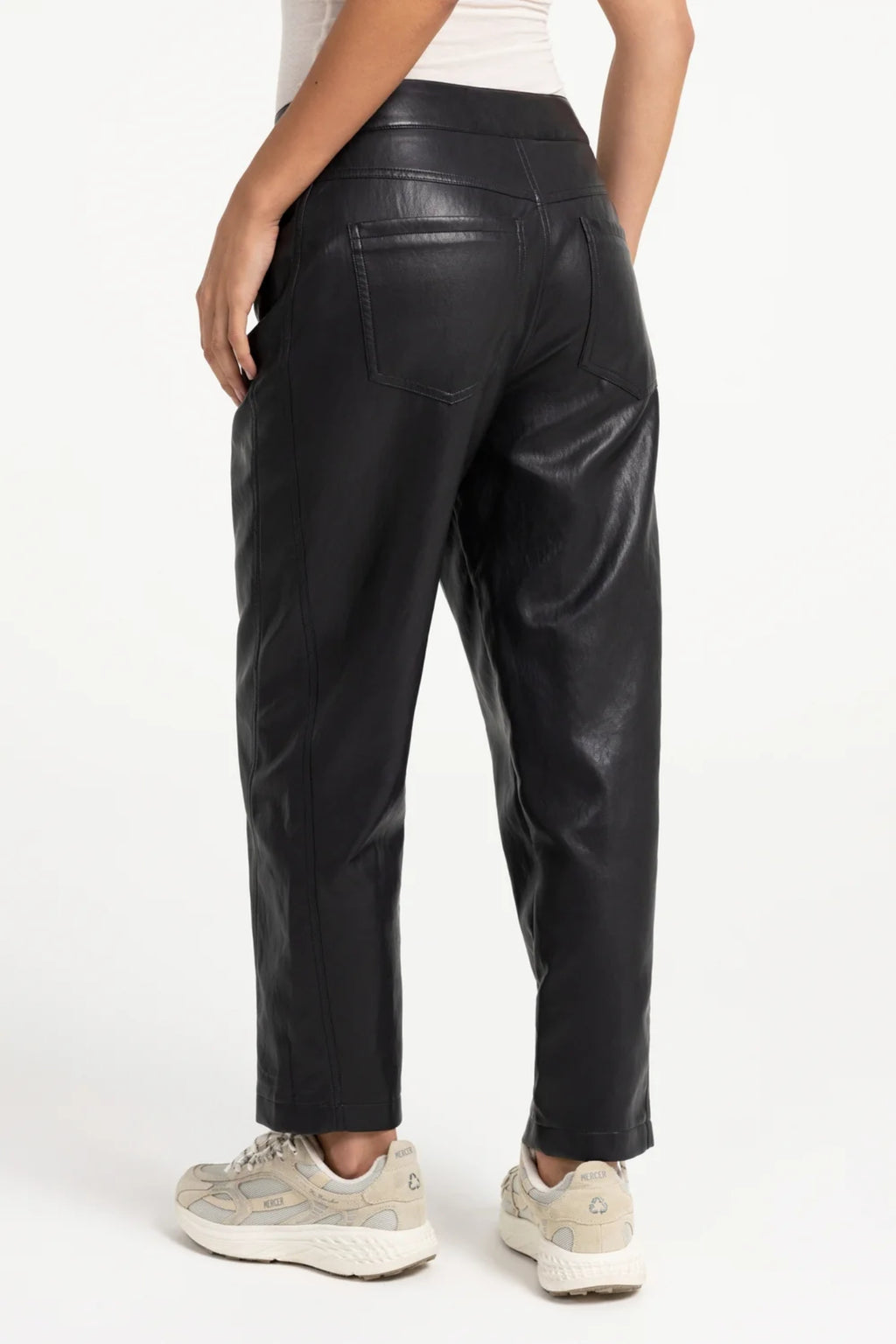 YAYA Faux Leather Carrot Fit Trousers - Hole Black 01-309289-609