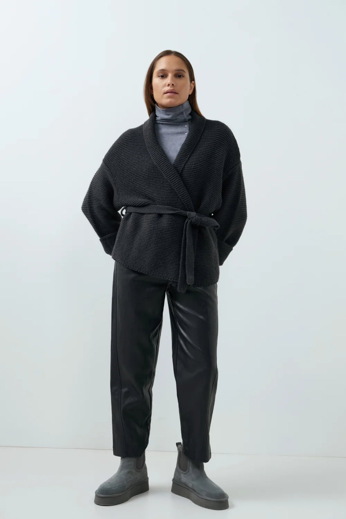 YAYA Faux Leather Carrot Fit Trousers - Hole Black 01-309289-609