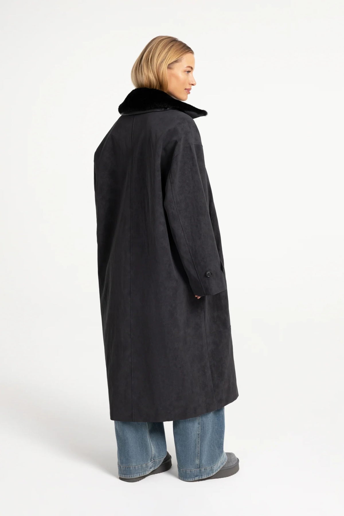 YAYA Faux Nubuck Leather Long Jacket with Detachable Collar - Hole Black 02-009082-609