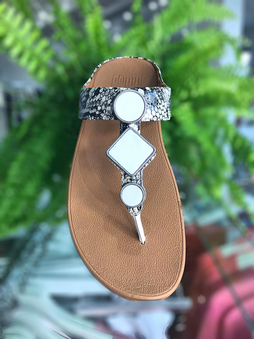 FitFlop Leia Exotic Toe-Post Sandals Urban White Snake Mix 2 Dotique