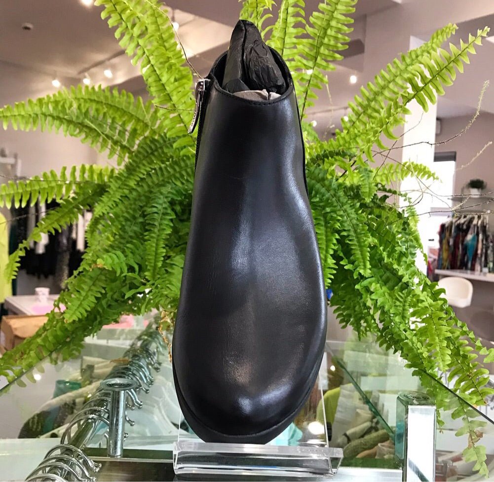 FitFlop Sumi Black Leather Ankle Boot - Dotique - Dotique