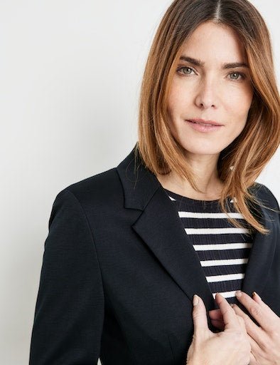 Gerry Weber 935007-31218 Navy Jacket. Clsoe-up