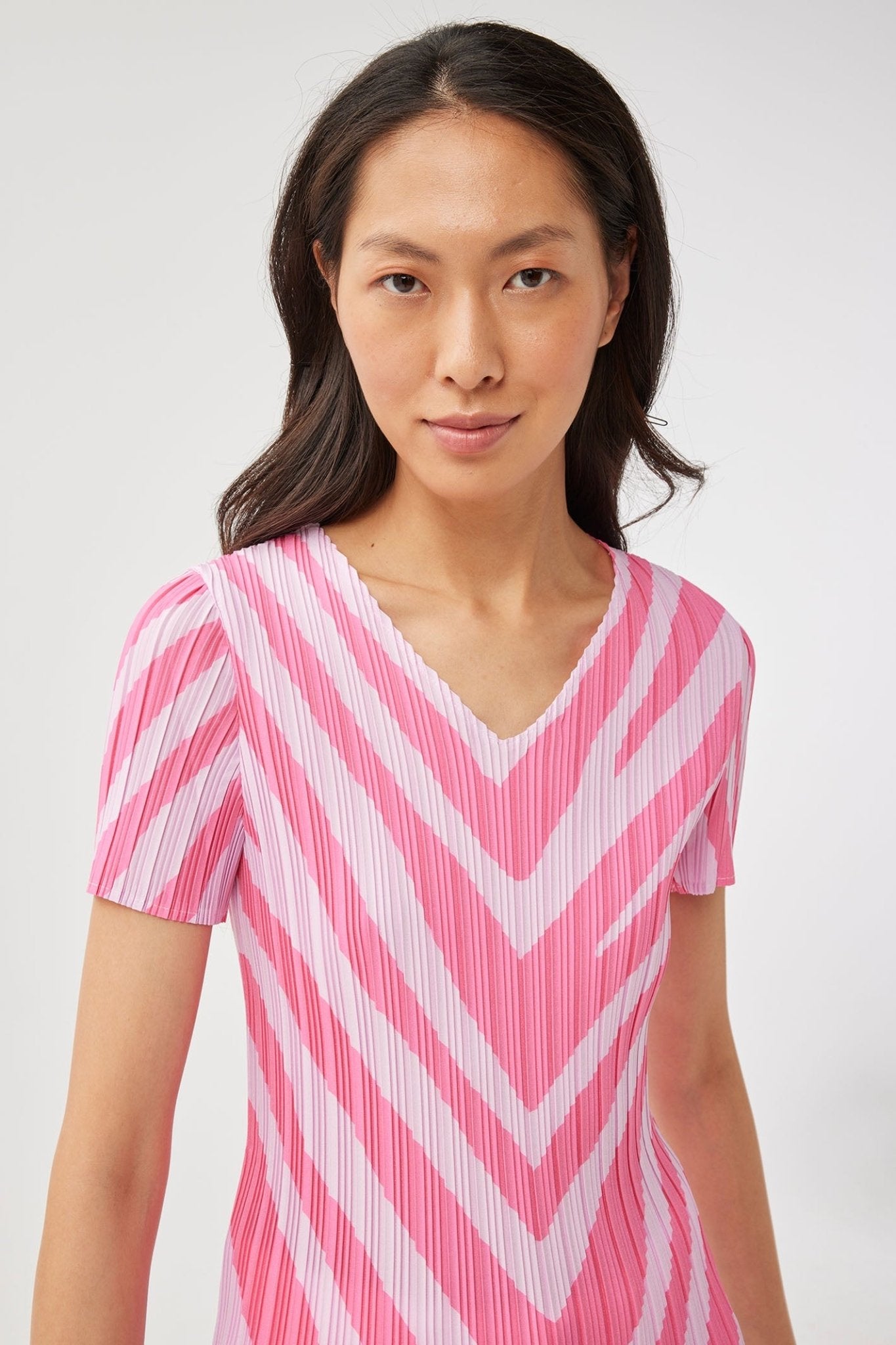 Leo & Ugo YE350 Pink Chevron Short Sleeve Pleat Top - Dotique - Leo & Ugo