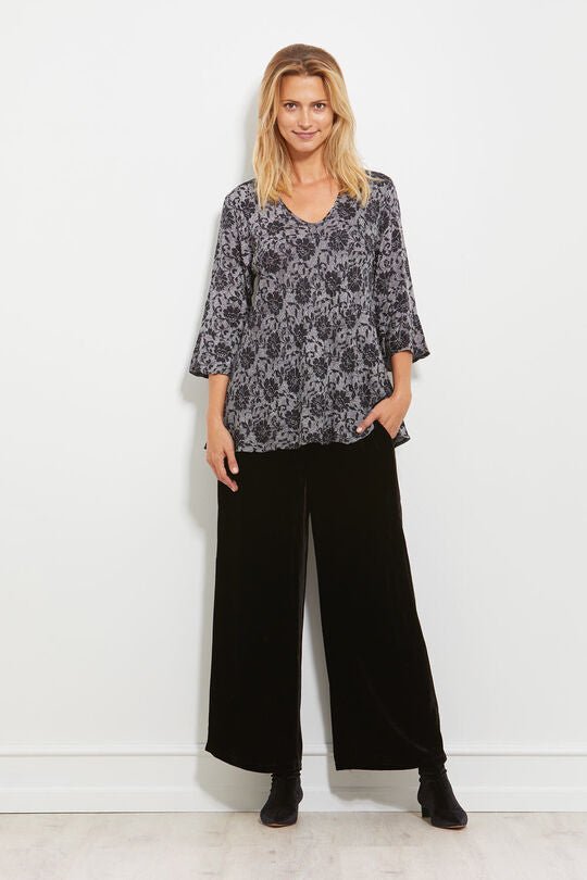Masai Black Betsy Top Lifestyle 1 | Dotique