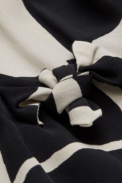 Masai Black Britt Top Detail | Dotique