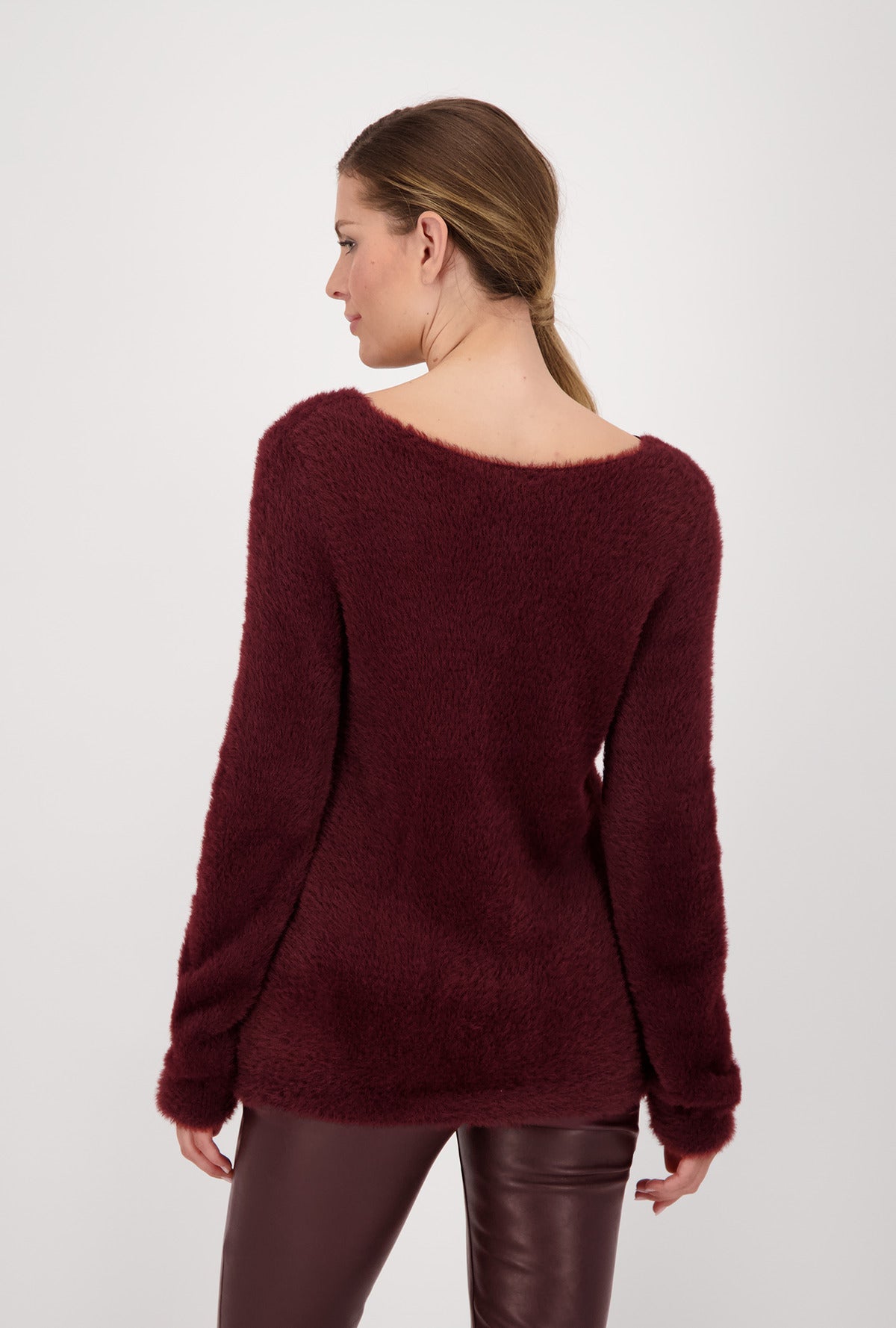 Monari 805505 Berry Wine Pullover Lifestyle Back | Dotique