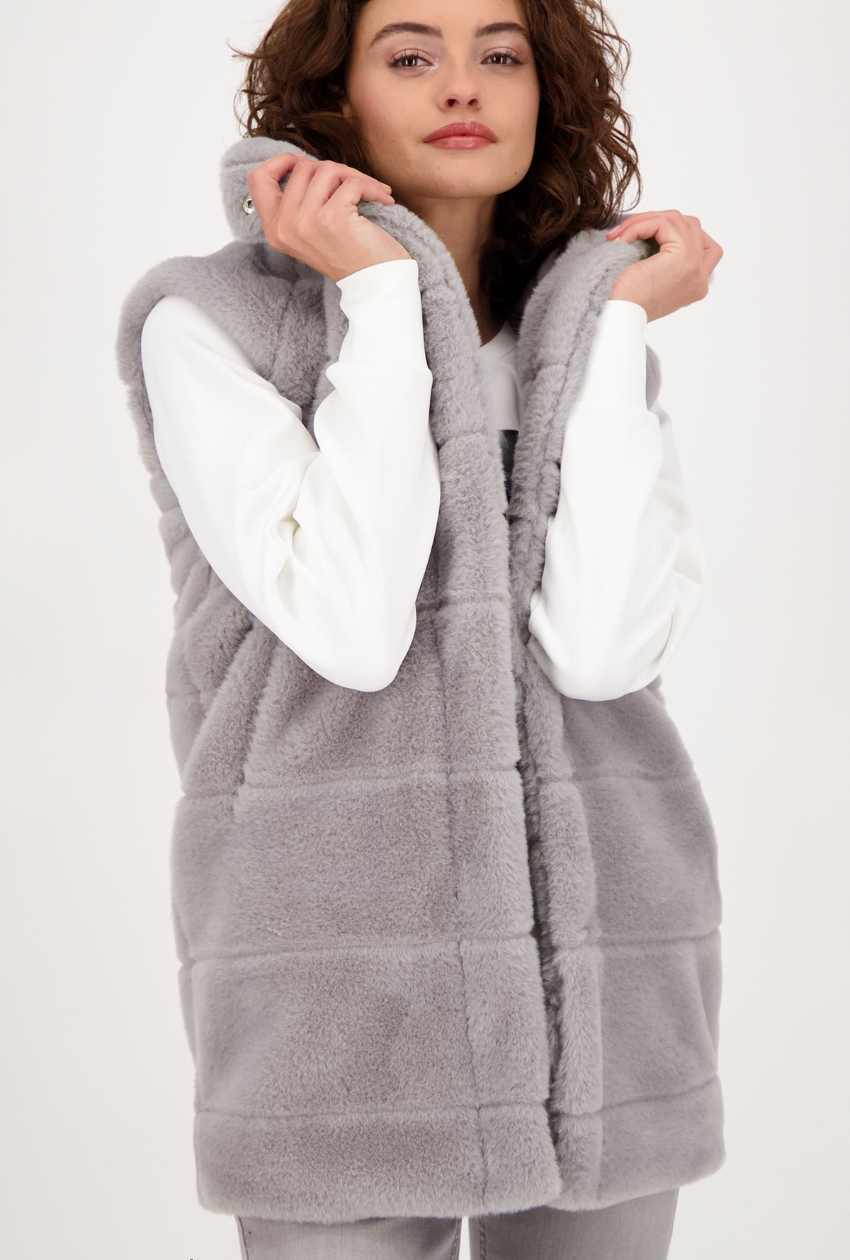 Monari 805667 Cloud Faux Fur Gilet Lifestyle Front 1 | Dotique