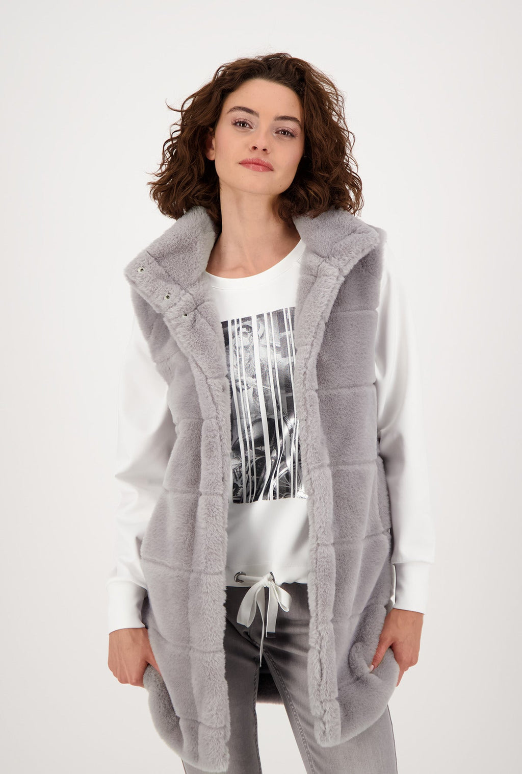 Monari 805667 Cloud Faux Fur Gilet Lifestyle Front 2 | Dotique