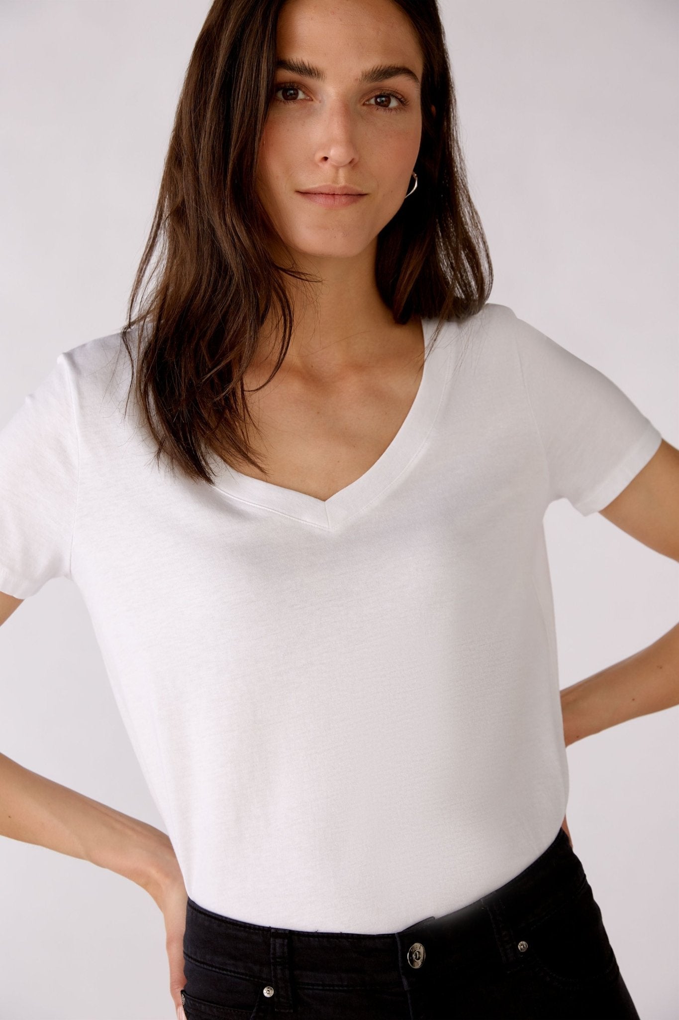 Oui 76717 T-Shirt Col 1002 White Front Lifestyle 2 | Dotique