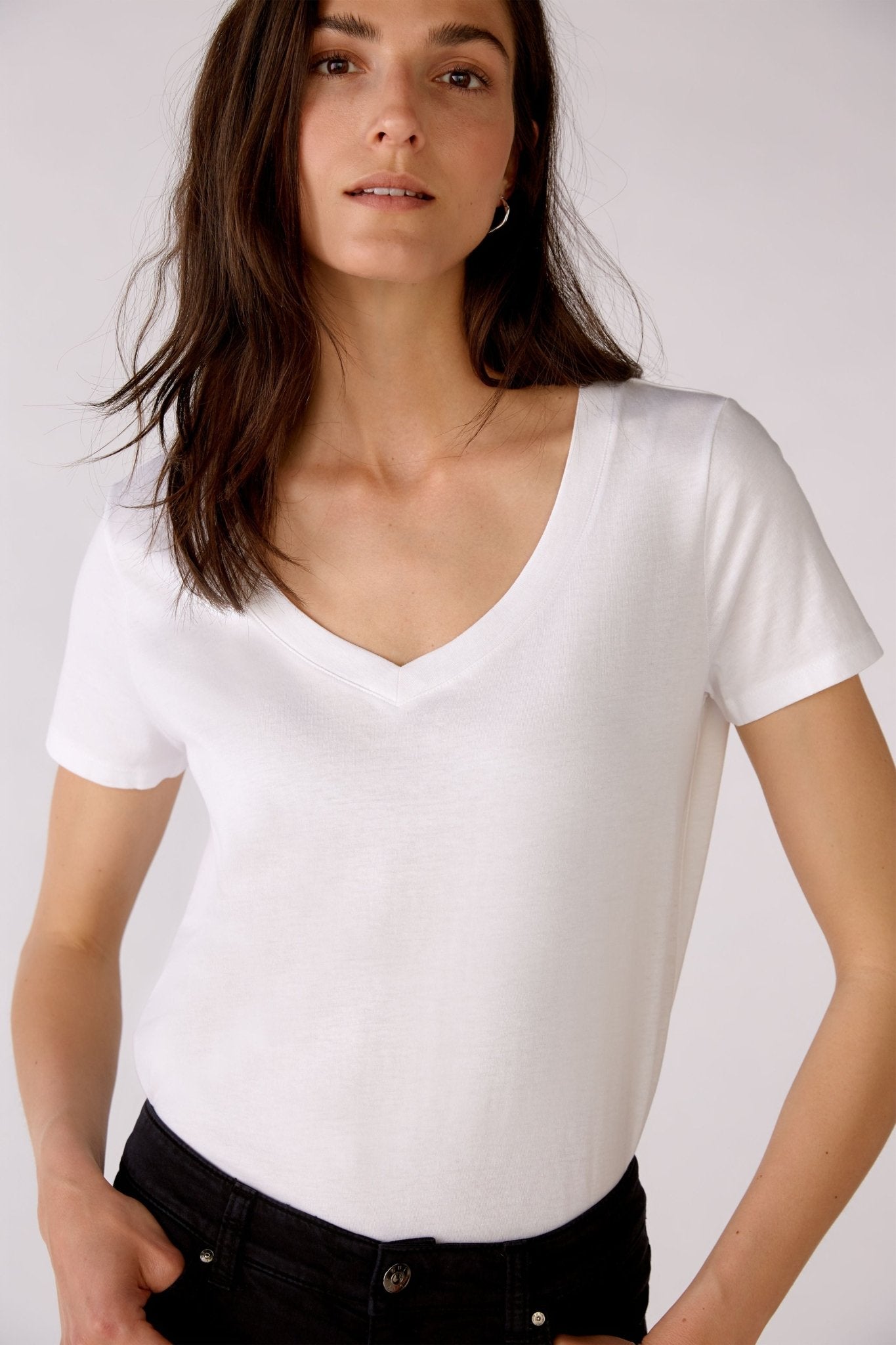 Oui 76717 T-Shirt Col 1002 White Front Lifestyle | Dotique