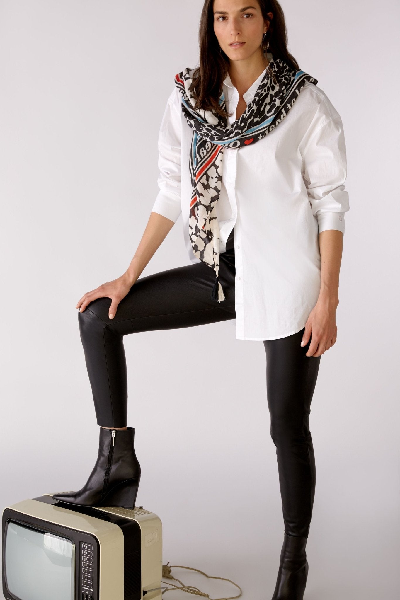 Oui 77146 Scarf | Dotique 