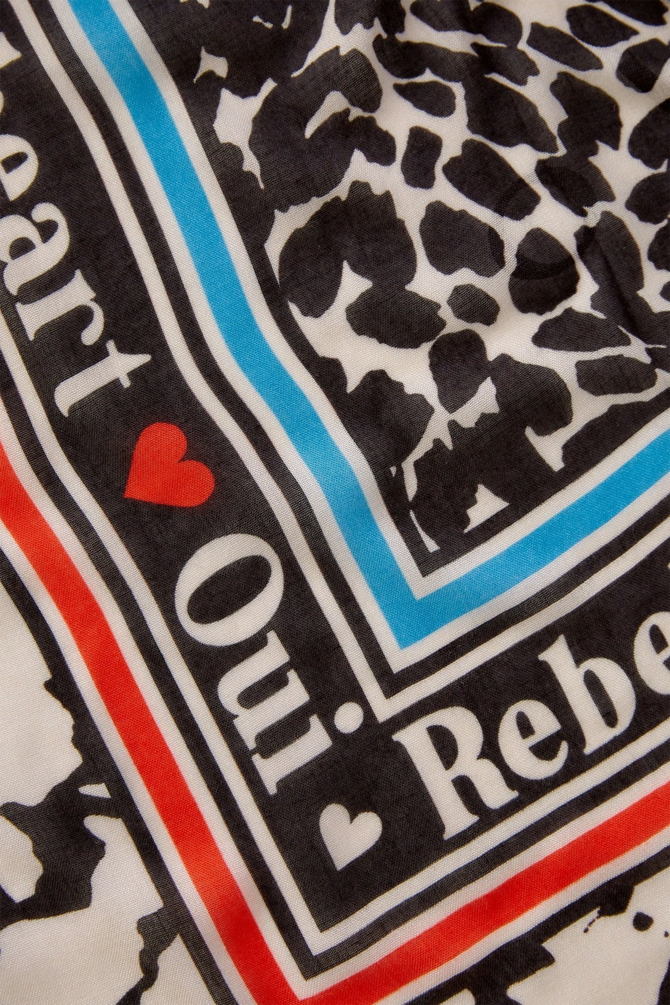 Oui 77146 Scarf  Detail | Dotique 